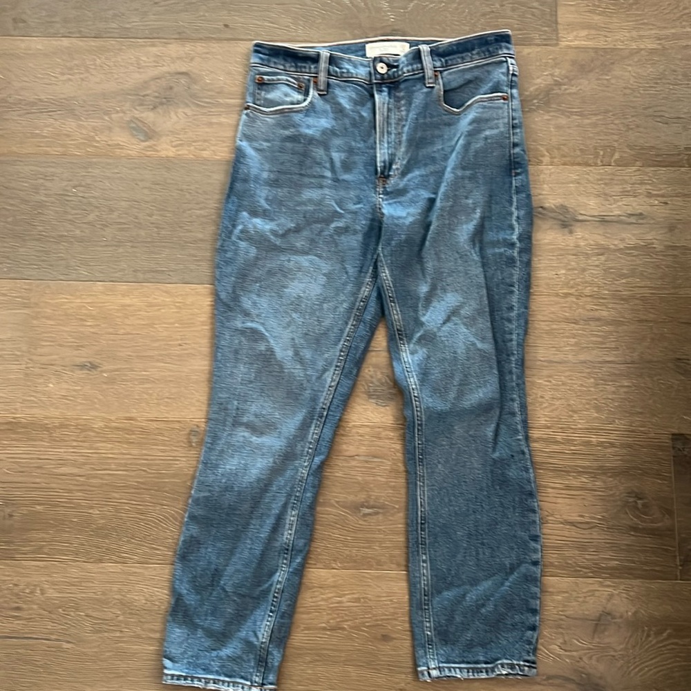 Abercrombie & Fitch The Skinny High Rise size 27/4 short